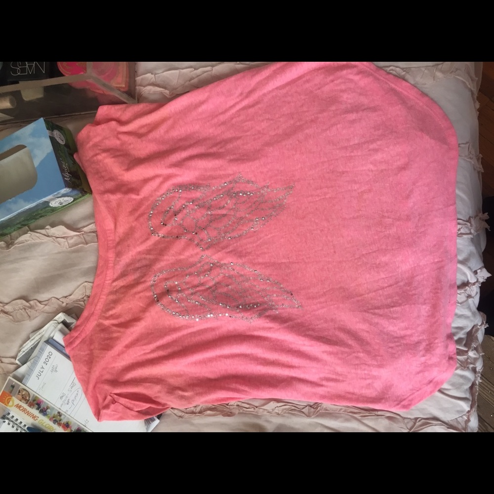 Victoria t-shirt - w wings - used - Picture 4 of 5